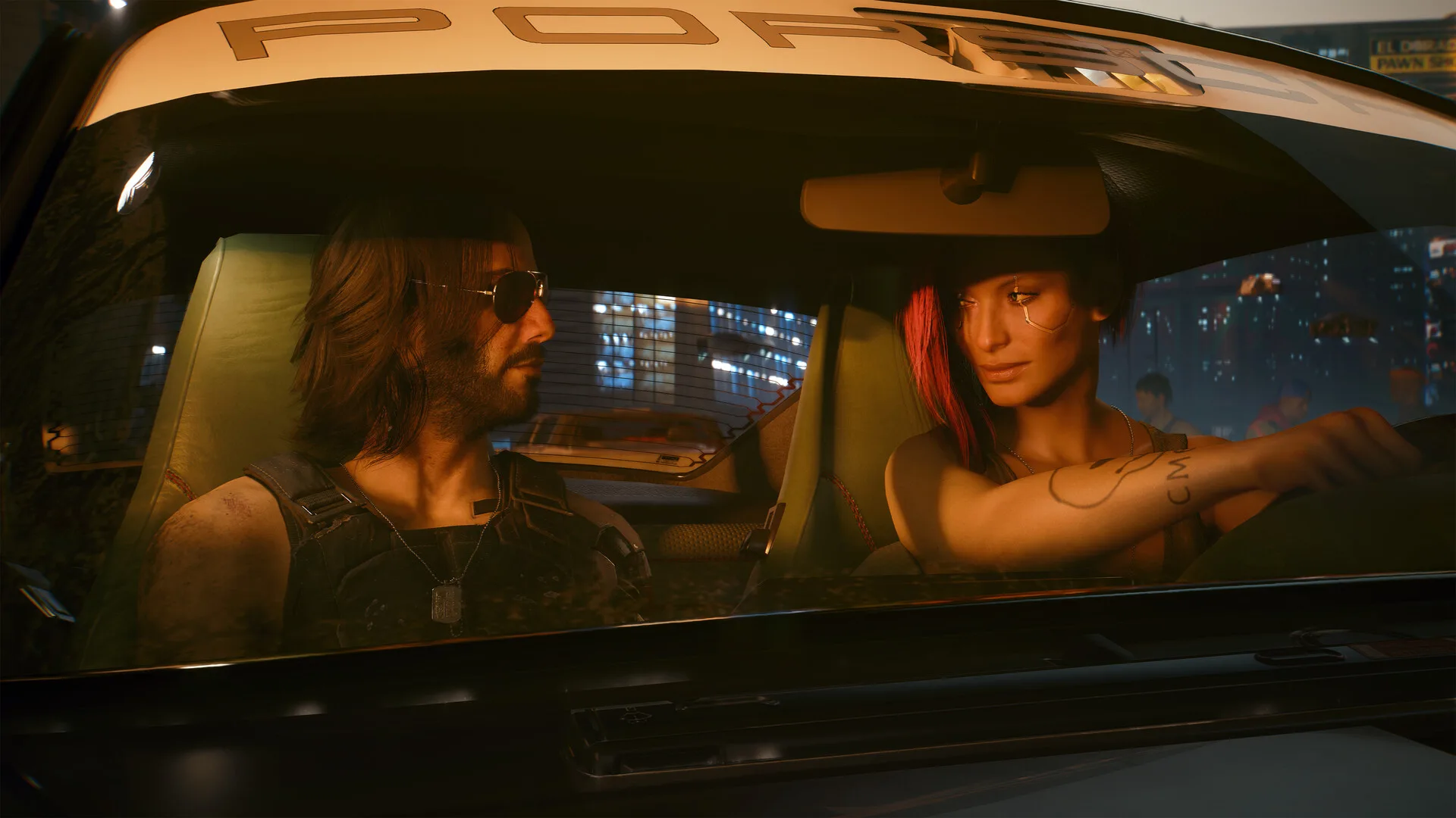 Джонни Сильверхенд и героиня V сидят в машине ночью в Cyberpunk 2077